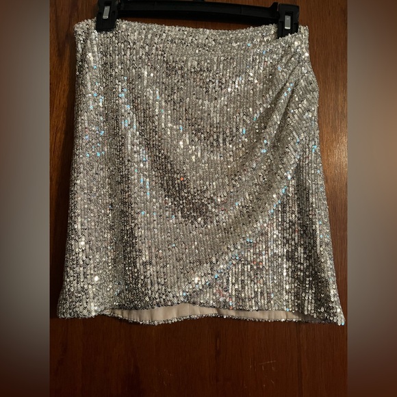 Gianni Bini Sparkling Silver Mini Skirt - Picture 1 of 8